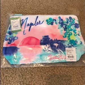 NWT LILLY PULITZER NAPLES DESTINATION BEACH POUCH